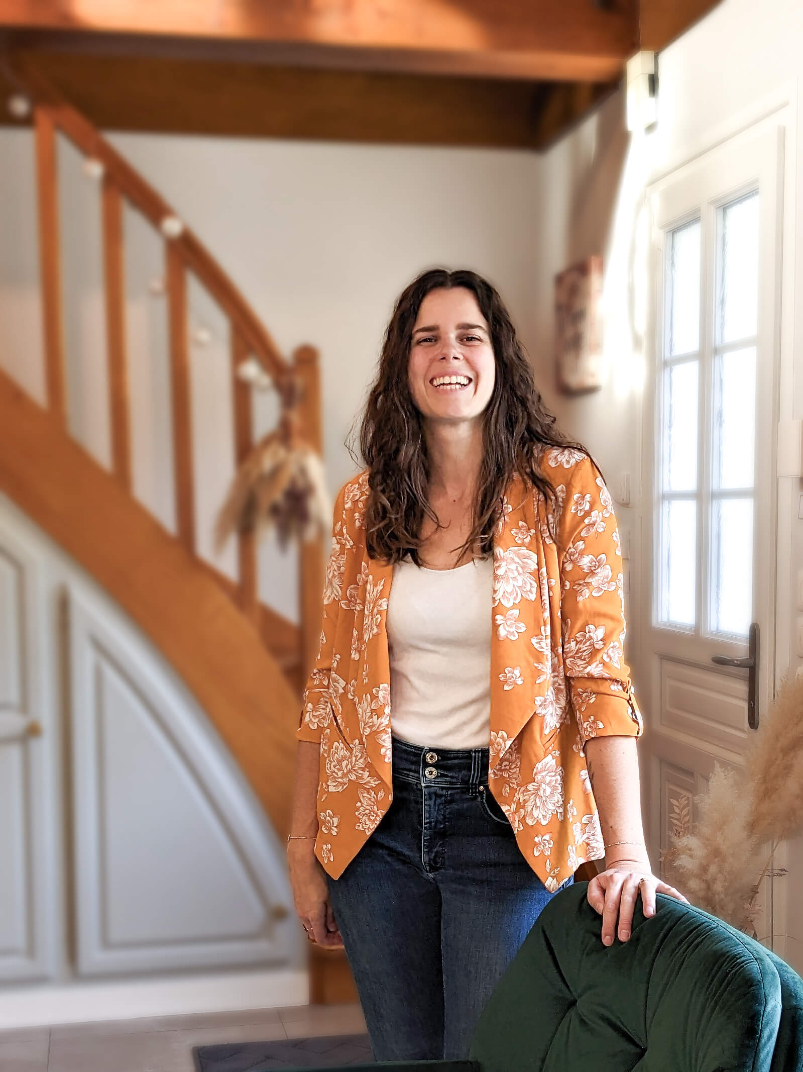 Portrait Pauline Lavocat architecte d'intérieur en Essonne Portrait pétillant de Pauline Lavocat, architecte d'intérieur et fondatrice d’ARCHI'LL Concept à Chalo-Saint-Mars en Essonne, qui conçoit des projets d’architecture d’intérieur, décoration et rénovation pour les propriétaires de maison