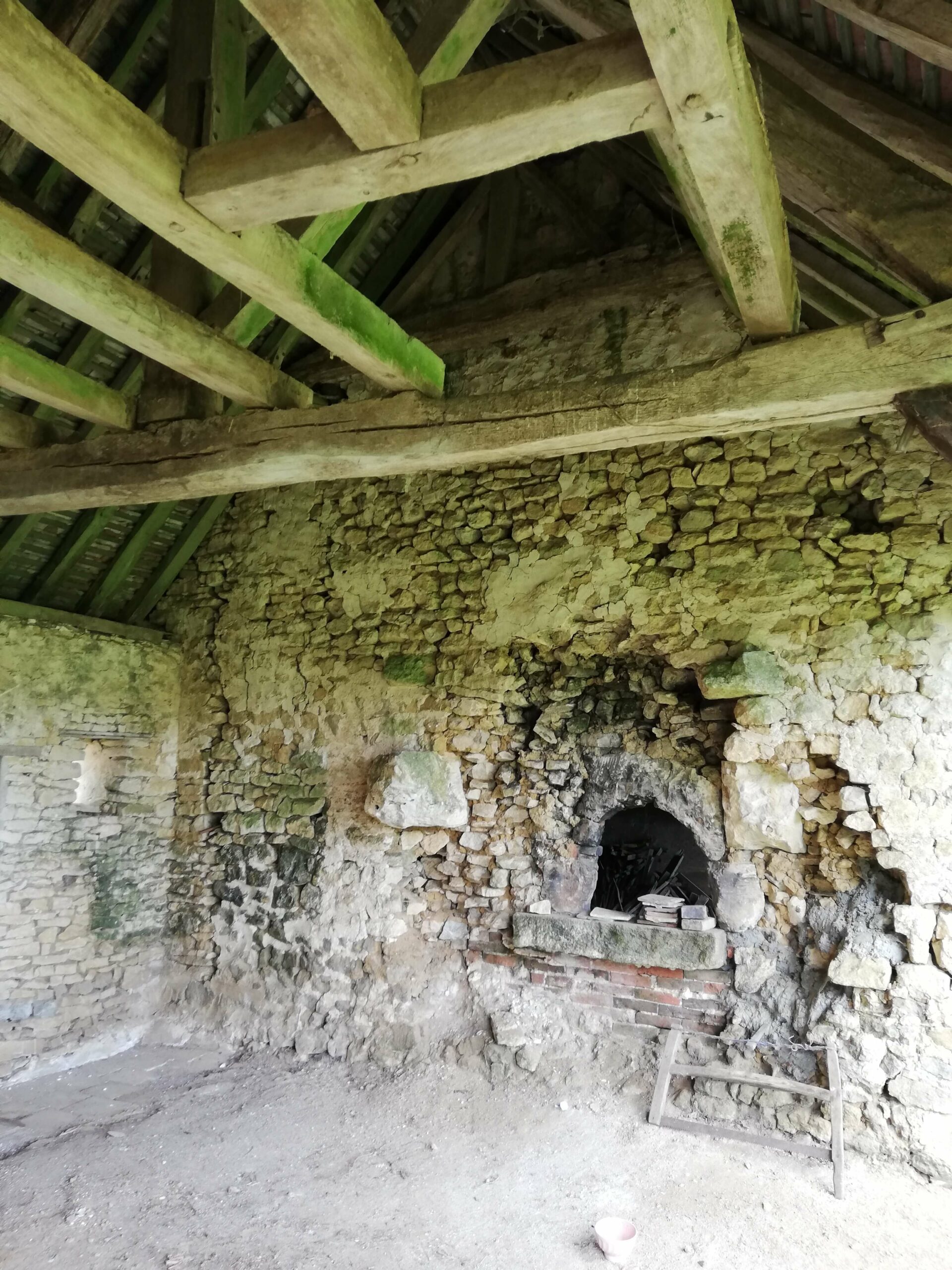 Domaine de Prestal rénovation ancien four à pain, photo avant travaux du salon, au Merlerault dans le perche normand
