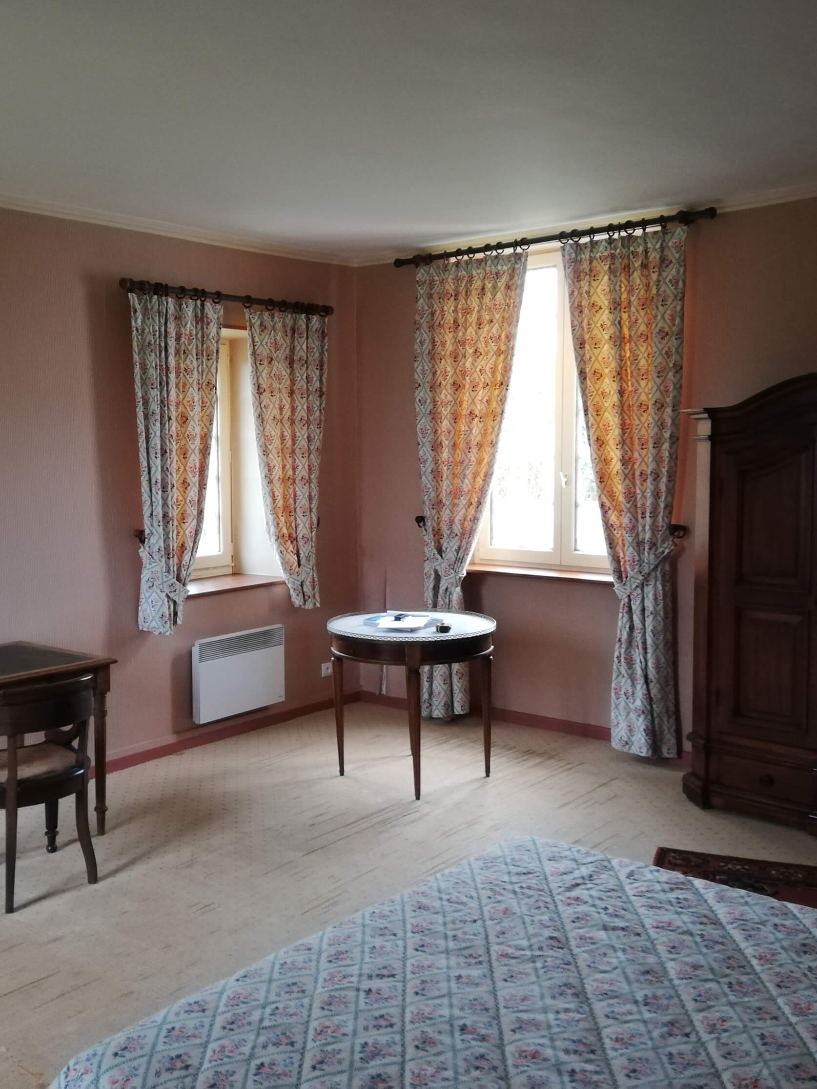 Domaine de Prestal rénovation maisons d'hotes, sdb avant Rénovation d’une maison ancienne en chambre d’hôtes au Merlerault dans le perche normand, sdb avant