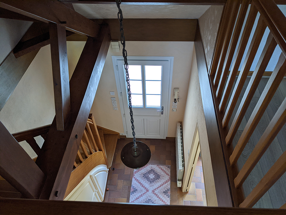 Rénovation d’une maison familiale en campagne essonnienne à Chalo-Saint-Mars, photo avant de l'entrée cathédrale