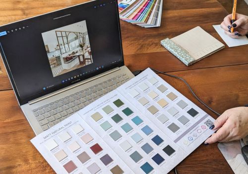 Atelier conseil en décoration chez une cliente de l’agence ARCHI’LL Concept, choix des couleurs pour une banquette de salle à manger sur mesure, Corbreuse en Essonne