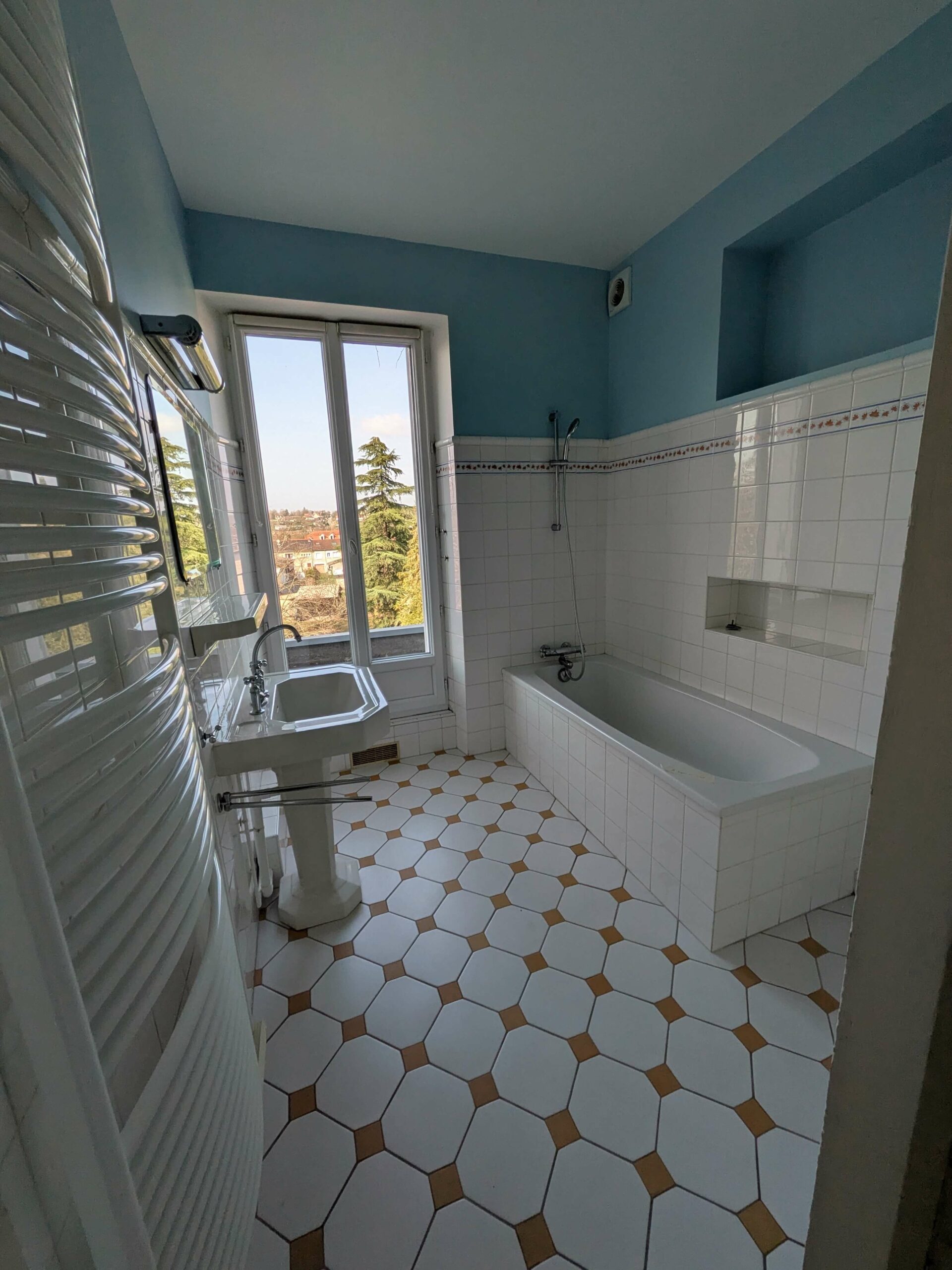 Rénovation d’une maison meulière à Bonnières, retrouver le charme de l’ancien, photo avant travaux du futur bureau